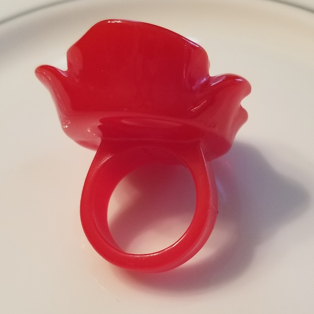 Extremely unique Rose Ring Beauty & Beast Disney - Picture 5 of 7